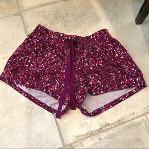 Lululemon Spring Break Away Shorts size 6/8